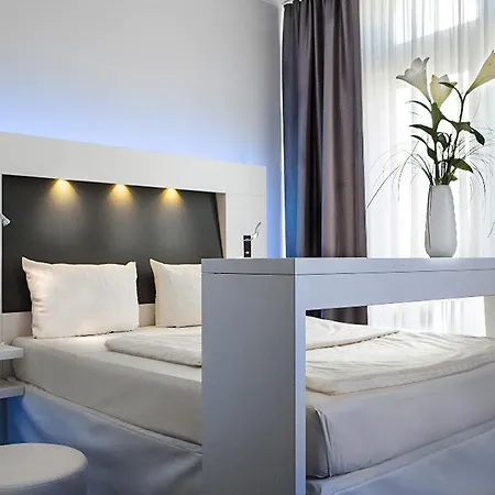 Grand Downtown - Frankfurt Station - Boutique Design מלון