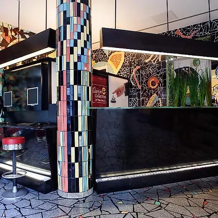 Grand Downtown - Frankfurt Station - Boutique Design מלון