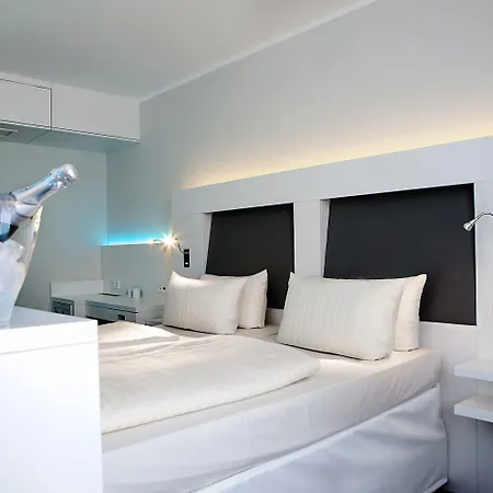 Hotel Grand Downtown - Frankfurt Station - Boutique Design 4*